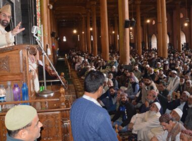 Hurriyat ready to engage with Centre to resolve Kashmir issue: Mirwaiz Umar Farooq