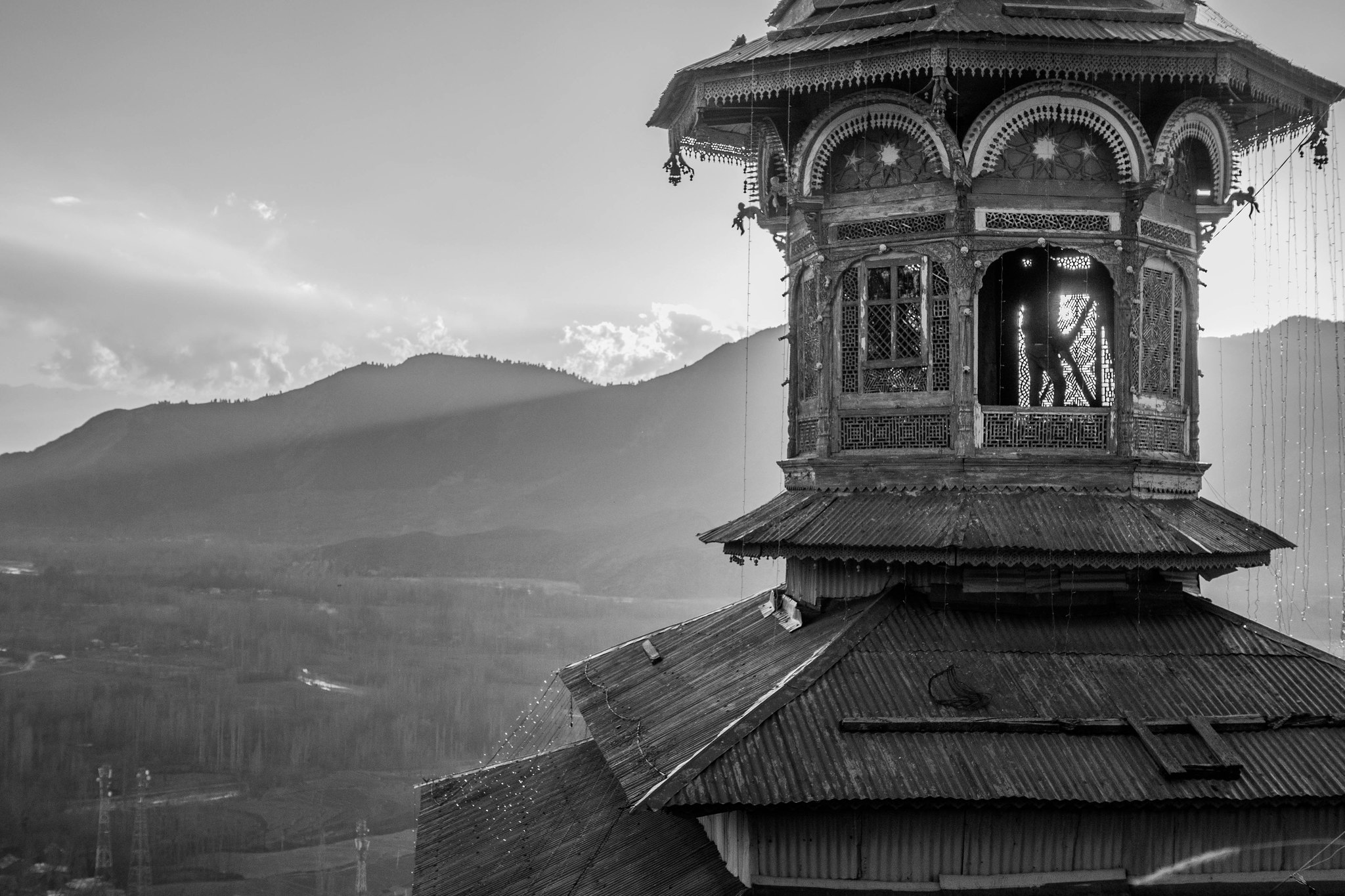 Asihmuqam shrine in Anantnag. Photo source: Flickr/Tawheed Manzoor