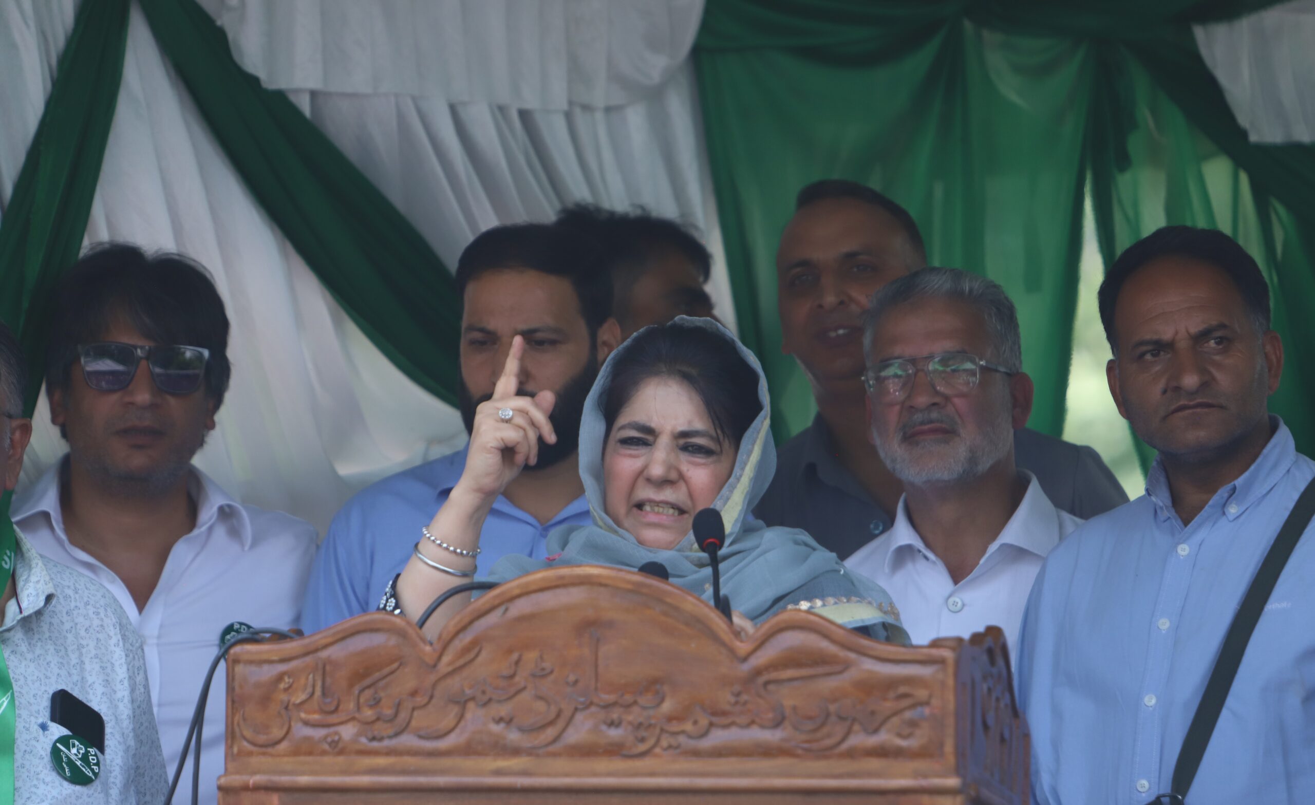 Stop ranting about war, talk about dialogue with Pakistan: Mehbooba Mufti to Centre