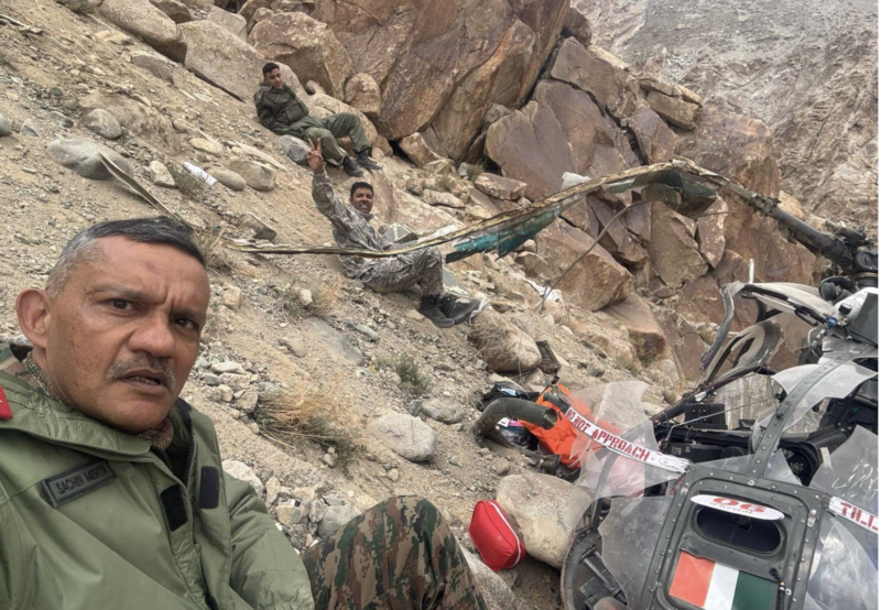 Three Army officers survive Cheetah helicopter crash near Leh in Ladakh. Selfie Goes Viral
